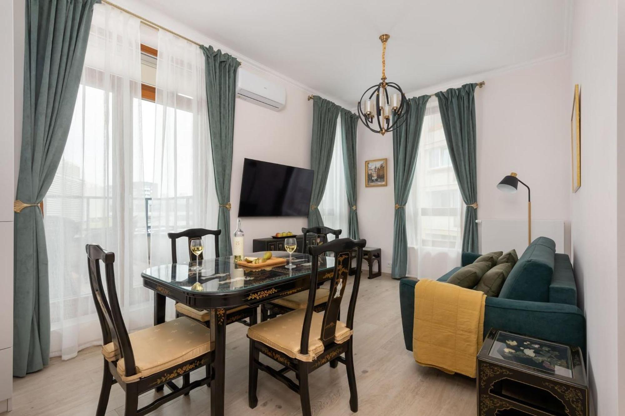 Aleja Solidarnosci 60B II By Noclegi Renters Varšava Exteriér fotografie